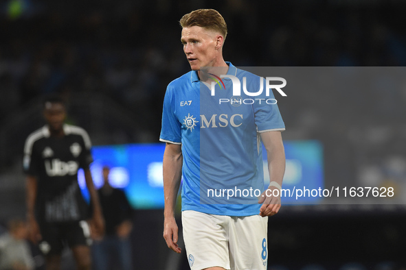 Scott McTominay of SSC Napoli during the Serie A match between SSC Napoli and Como at Stadio Diego Armando Maradona Naples Italy on 4 Octobe...