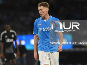 Scott McTominay of SSC Napoli during the Serie A match between SSC Napoli and Como at Stadio Diego Armando Maradona Naples Italy on 4 Octobe...