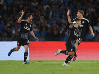 Gabriel Strefezza of Como celebrates after scoring during the Serie A match between SSC Napoli and Como at Stadio Diego Armando Maradona Nap...