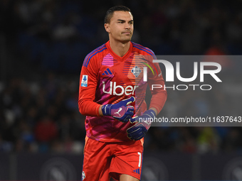 Emil Audero of Como during the Serie A match between SSC Napoli and Como at Stadio Diego Armando Maradona Naples Italy on 4 October 2024. (