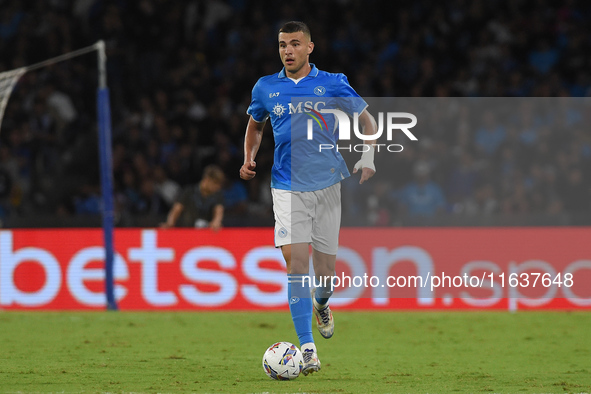 Alessandro Buongiorno of SSC Napoli during the Serie A match between SSC Napoli and Como at Stadio Diego Armando Maradona Naples Italy on 4...