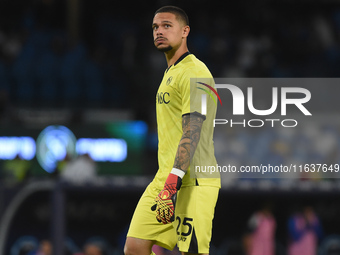 Elia Caprile of SSC Napoli during the Serie A match between SSC Napoli and Como at Stadio Diego Armando Maradona Naples Italy on 4 October 2...