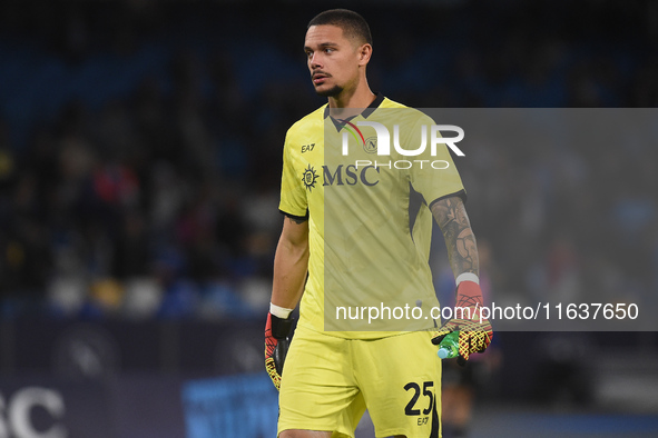 Elia Caprile of SSC Napoli during the Serie A match between SSC Napoli and Como at Stadio Diego Armando Maradona Naples Italy on 4 October 2...