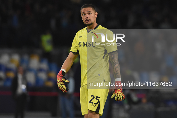 Elia Caprile of SSC Napoli during the Serie A match between SSC Napoli and Como at Stadio Diego Armando Maradona Naples Italy on 4 October 2...