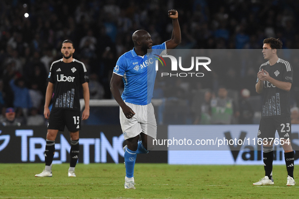 Romelu Lukaku of SSC Napoli celebrates after scoring during the Serie A match between SSC Napoli and Como at Stadio Diego Armando Maradona N...