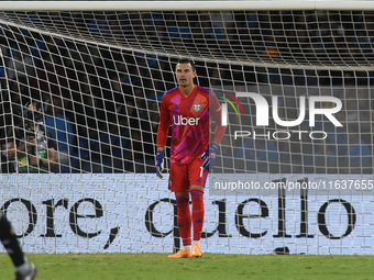 Emil Audero of Como during the Serie A match between SSC Napoli and Como at Stadio Diego Armando Maradona Naples Italy on 4 October 2024. (