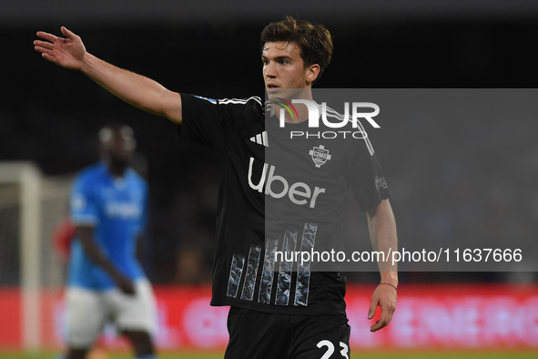 Maximo Perrone of Como during the Serie A match between SSC Napoli and Como at Stadio Diego Armando Maradona Naples Italy on 4 October 2024....