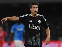 Maximo Perrone of Como during the Serie A match between SSC Napoli and Como at Stadio Diego Armando Maradona Naples Italy on 4 October 2024....