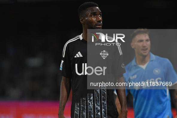 Alieu Fadera of Como during the Serie A match between SSC Napoli and Como at Stadio Diego Armando Maradona Naples Italy on 4 October 2024. 