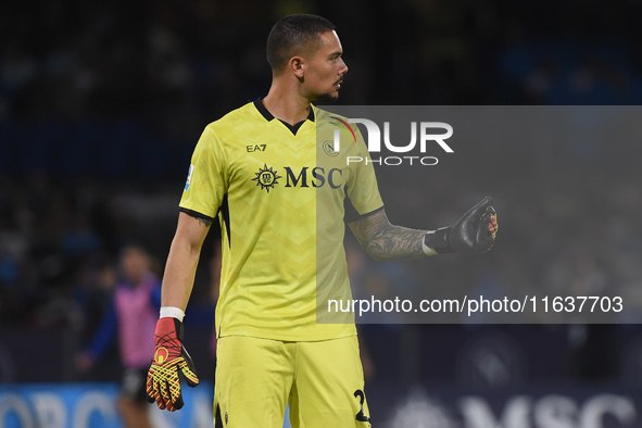 Elia Caprile of SSC Napoli during the Serie A match between SSC Napoli and Como at Stadio Diego Armando Maradona Naples Italy on 4 October 2...