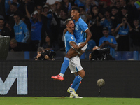 David Neres of SSC Napoli celebrates with team mates after scoring during the Serie A match between SSC Napoli and Como at Stadio Diego Arma...