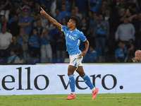 David Neres of SSC Napoli celebrates after scoring during the Serie A match between SSC Napoli and Como at Stadio Diego Armando Maradona Nap...