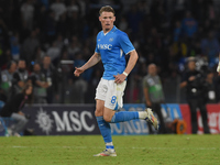 Scott McTominay of SSC Napoli during the Serie A match between SSC Napoli and Como at Stadio Diego Armando Maradona Naples Italy on 4 Octobe...