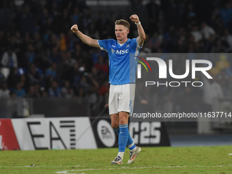 Scott McTominay of SSC Napoli celebrates at the end of the Serie A match between SSC Napoli and Como at Stadio Diego Armando Maradona Naples...