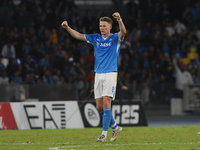 Scott McTominay of SSC Napoli celebrates at the end of the Serie A match between SSC Napoli and Como at Stadio Diego Armando Maradona Naples...