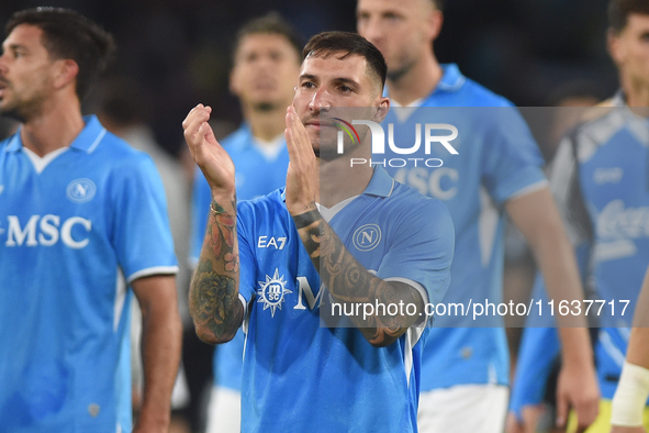 Matteo Politano of SSC Napoli applauds fans at the end of the Serie A match between SSC Napoli and Como at Stadio Diego Armando Maradona Nap...