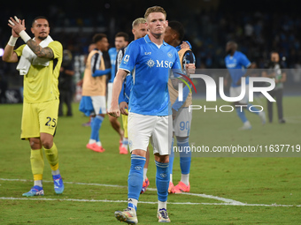 Scott McTominay of SSC Napoli celebrates at the end of the Serie A match between SSC Napoli and Como at Stadio Diego Armando Maradona Naples...