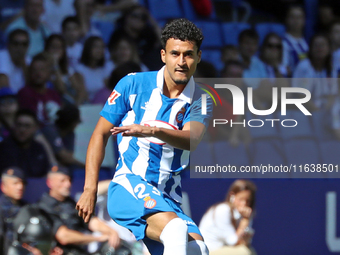 Omar El Hilali plays during the match between RCD Espanyol and RCD Mallorca in week 9 of LaLiga EA Sports at the RCDE Stadium in Barcelona,...