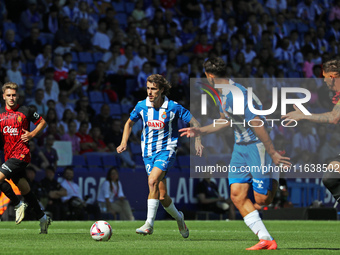 Carlos Romero plays during the match between RCD Espanyol and RCD Mallorca in week 9 of LaLiga EA Sports at the RCDE Stadium in Barcelona, S...