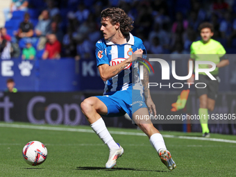 Carlos Romero plays during the match between RCD Espanyol and RCD Mallorca in week 9 of LaLiga EA Sports at the RCDE Stadium in Barcelona, S...