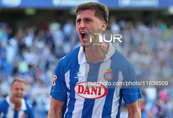 Marash Kumbulla celebrates a goal during the match between RCD Espanyol and RCD Mallorca in week 9 of LaLiga EA Sports, played at the RCDE S...