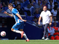 Jofre Carreras plays during the match between RCD Espanyol and RCD Mallorca in week 9 of LaLiga EA Sports at the RCDE Stadium in Barcelona,...