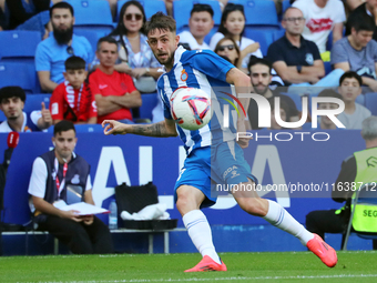 Jofre Carreras plays during the match between RCD Espanyol and RCD Mallorca in week 9 of LaLiga EA Sports at the RCDE Stadium in Barcelona,...