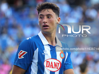 Alejo Veliz plays during the match between RCD Espanyol and RCD Mallorca in week 9 of LaLiga EA Sports at the RCDE Stadium in Barcelona, Spa...