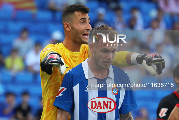 Dominik Greif and Irvin Cardona play during the match between RCD Espanyol and RCD Mallorca in week 9 of LaLiga EA Sports at the RCDE Stadiu...