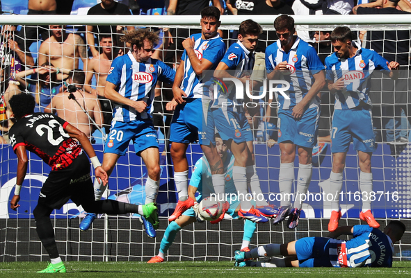 The RCD Espanyol barrier protects a free kick from Johan Mojica during the match between RCD Espanyol and RCD Mallorca in week 9 of LaLiga E...