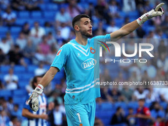 Joan Garcia plays during the match between RCD Espanyol and RCD Mallorca in week 9 of LaLiga EA Sports at the RCDE Stadium in Barcelona, Spa...