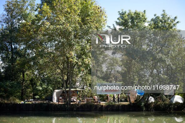 A general view of the ZAD against the LGV project on the Canal du Midi banks near Toulouse. Zadists (development protesters) begin to instal...