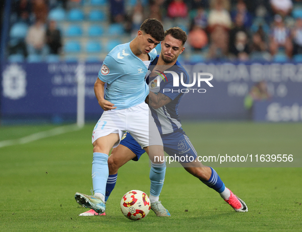 Angel Arcos of Celta Fortuna and Thomas Carrique of SD Ponferradina are in action during the Spanish football 1st Federation Group 1, JOR 7...