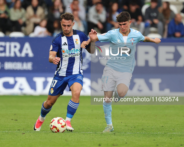 Thomas Carrique of SD Ponferradina and Angel Arcos of Celta Fortuna are in action during the Spanish football 1st Federation Group 1, JOR 7...