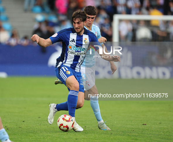 Alejandro Mula of SD Ponferradina is in action during the Spanish Football 1 Federation Group 1, JOR 7 match between SD Ponferradina and Cel...