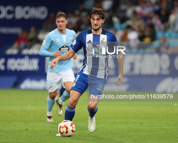 Alejandro Mula of SD Ponferradina is in action during the Spanish Football 1 Federation Group 1, JOR 7 match between SD Ponferradina and Cel...