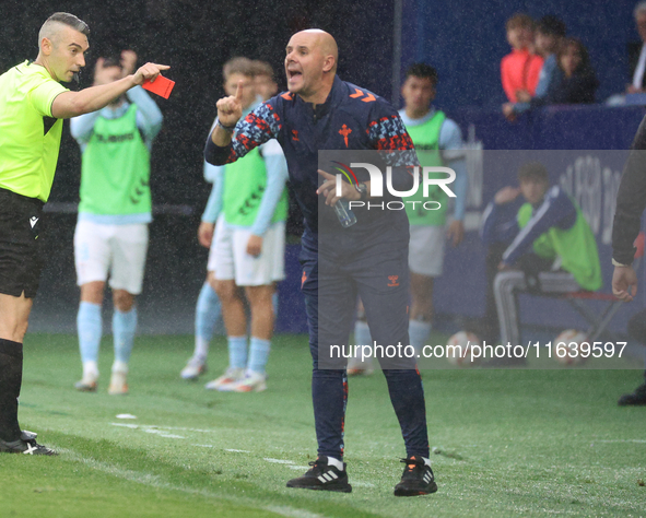 Fredi Alvarez, head coach of Celta Fortuna, is in action during the Spanish Football 1st Federation Group 1, JOR 7 match between SD Ponferra...