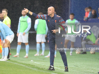 Fredi Alvarez, head coach of Celta Fortuna, is in action during the Spanish Football 1st Federation Group 1, JOR 7 match between SD Ponferra...