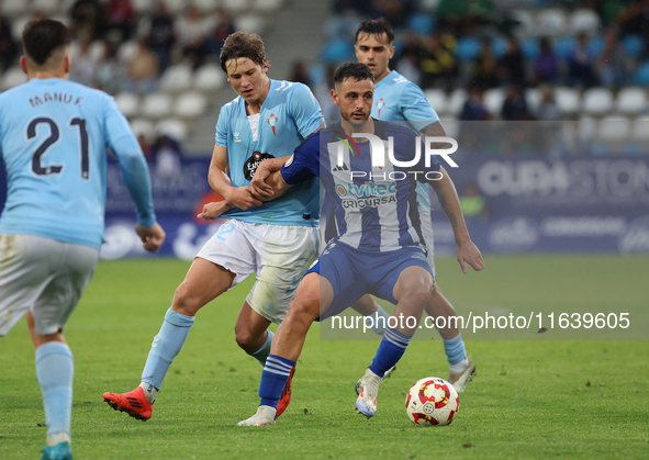 Vicente Esquerdo of SD Ponferradina is in action during the Spanish Football 1st Federation Group 1, JOR 7 match between SD Ponferradina and...