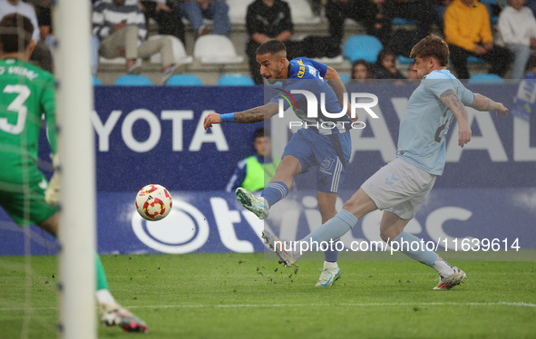 Ernesto Gomez of SD Ponferradina is in action during the Spanish football 1 Federation Group 1, JOR 7 match between SD Ponferradina and Celt...