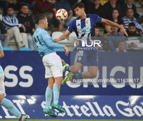 Alex Costa of SD Ponferradina and Manu Fernandez of Celta Fortuna are in action during the Spanish football 1st Federation Group 1, JOR 7 ma...