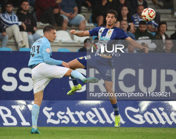 Alex Costa of SD Ponferradina and Manu Fernandez of Celta Fortuna are in action during the Spanish Football 1 Federation Group 1, JOR 7, bet...