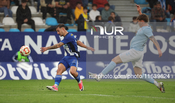 Thomas Carrique of SD Ponferradina is in action during the Spanish Football 1 Federation Group 1, JOR 7 match between SD Ponferradina and Ce...