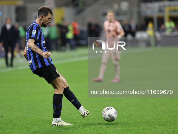 Francesco Acerbi participates in the Serie A 2024-2025 match between Inter and Torino in Milano, Italy, on October 5, 2024 