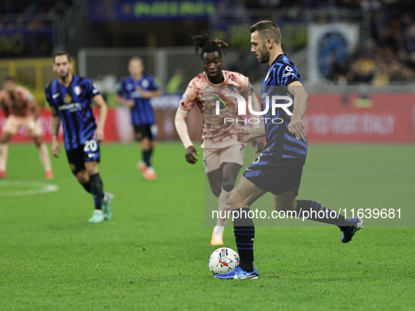 Stefan de Vrij participates in the Serie A 2024-2025 match between Inter and Torino in Milano, Italy, on October 5, 2024. 