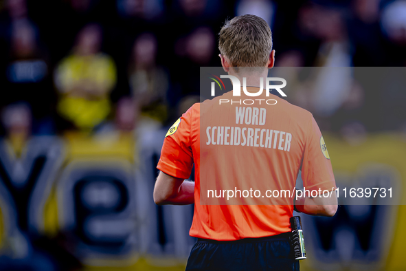 Referee Ingmar Oostrom wears a shirt with the word SCHEIDSRECHTER during the match between NAC and NEC at the NAC Rat Verleghstadium for the...