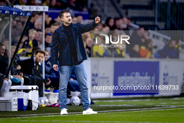 NAC Breda trainer Carl Hoefkens is present during the match between NAC and NEC at the NAC Rat Verleghstadium for the Dutch Eredivisie seaso...