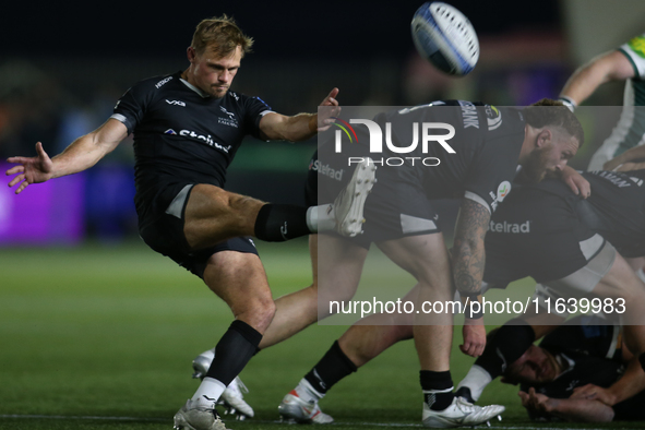 Sam Stuart of Newcastle Falcons makes a box kick during the Gallagher Premiership match between Newcastle Falcons and Leicester Tigers at Ki...