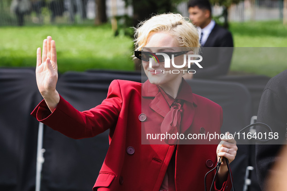 Julia Garner attends the Gucci Fashion Show during the Milan Womenswear Spring/Summer 2025 in Milan, Italy, on September 27, 2024 