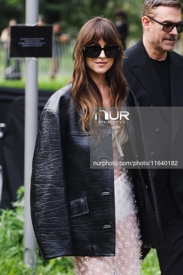 Dakota Johnson attends the Gucci Fashion Show during the Milan Womenswear Spring/Summer 2025 in Milan, Italy, on September 27, 2024 